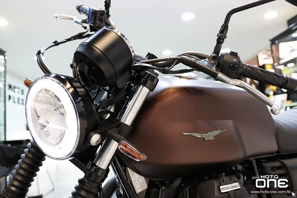 2020 Moto Guzzi V7 III Stone Night Pack