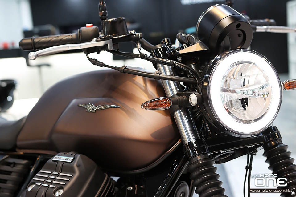 2020 Moto Guzzi V7 III Stone Night Pack
