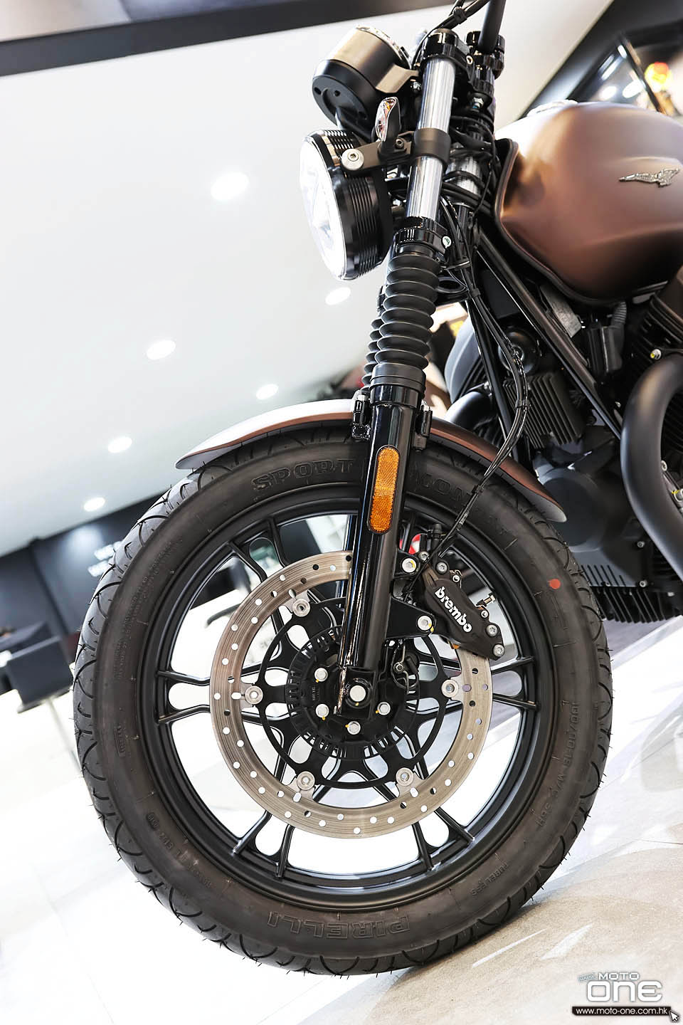 2020 Moto Guzzi V7 III Stone Night Pack