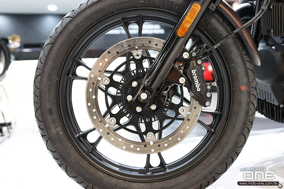 2020 Moto Guzzi V7 III Stone Night Pack