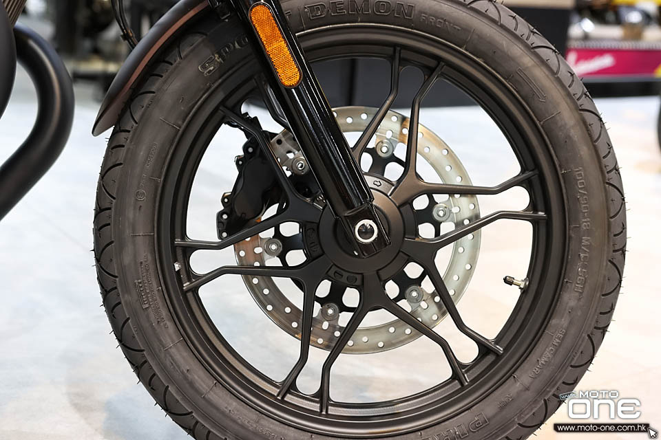2020 Moto Guzzi V7 III Stone Night Pack