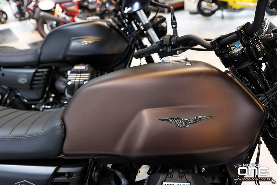 2020 Moto Guzzi V7 III Stone Night Pack
