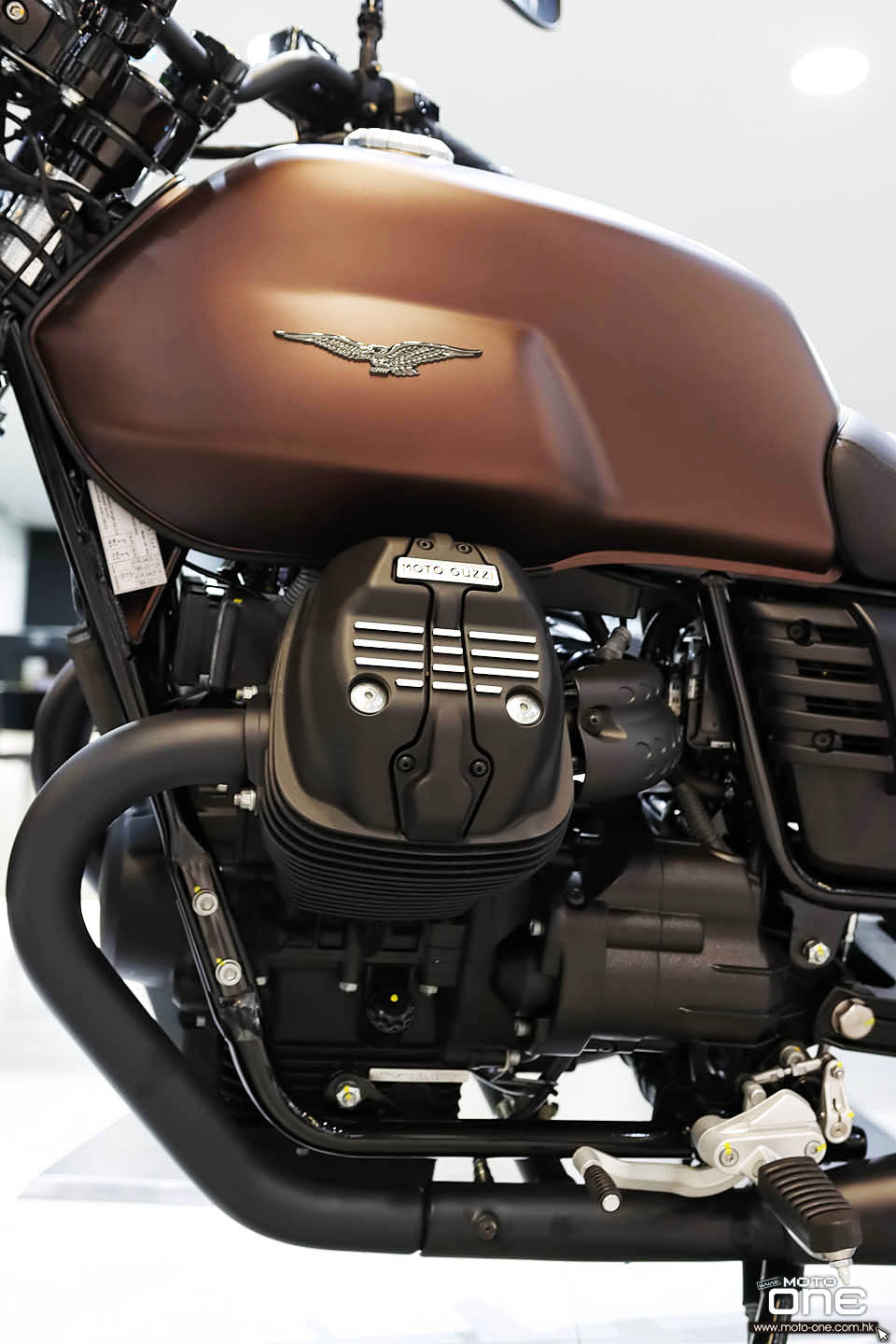 2020 Moto Guzzi V7 III Stone Night Pack