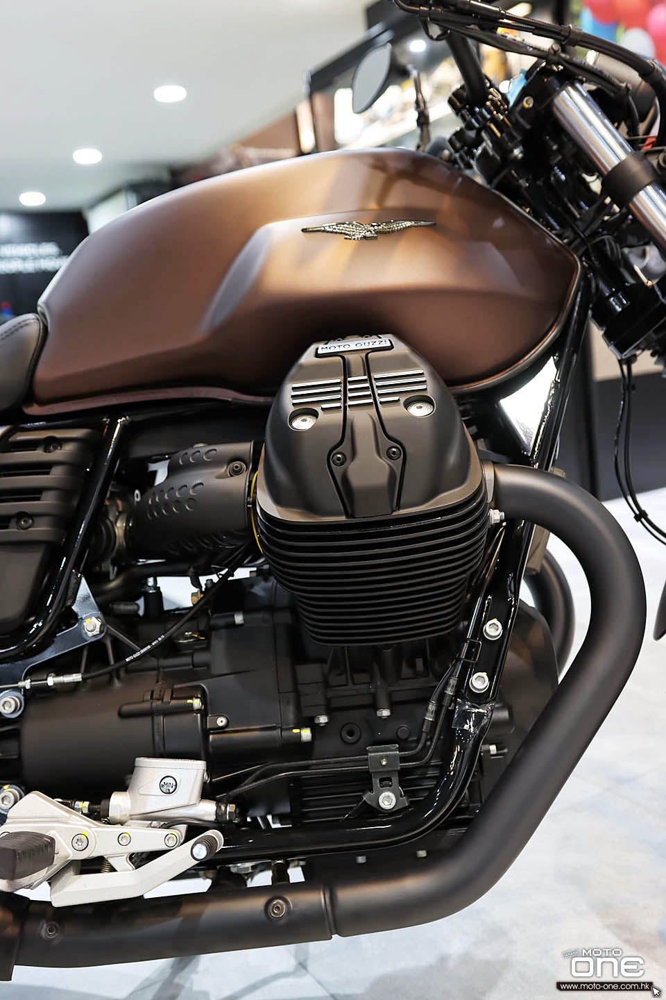 2020 Moto Guzzi V7 III Stone Night Pack