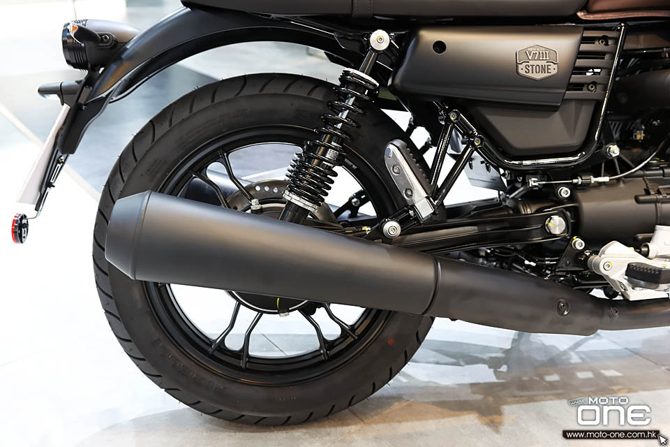 2020 Moto Guzzi V7 III Stone Night Pack