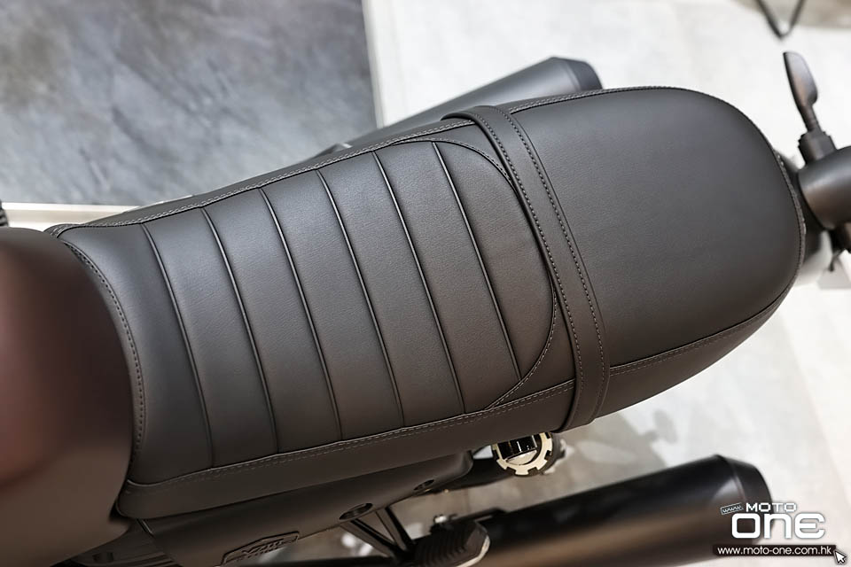 2020 Moto Guzzi V7 III Stone Night Pack