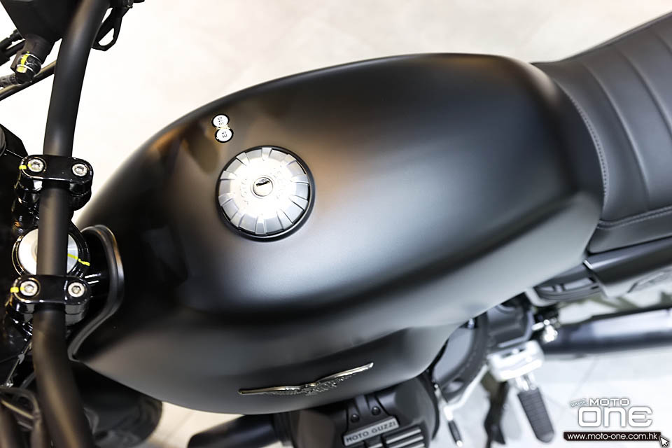 2020 Moto Guzzi V7 III Stone Night Pack