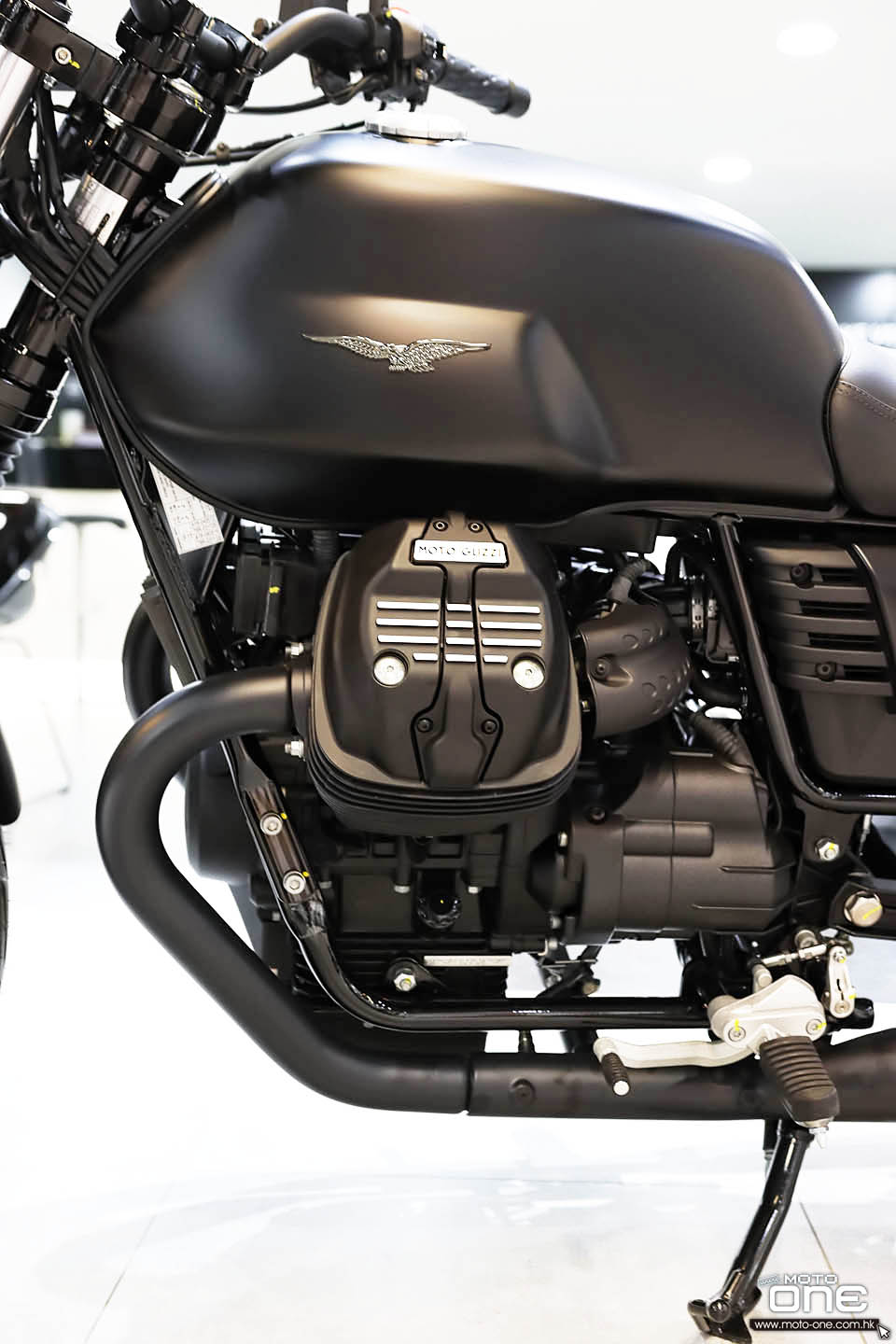 2020 Moto Guzzi V7 III Stone Night Pack