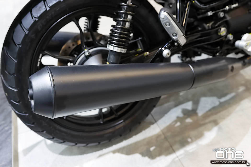 2020 Moto Guzzi V7 III Stone Night Pack