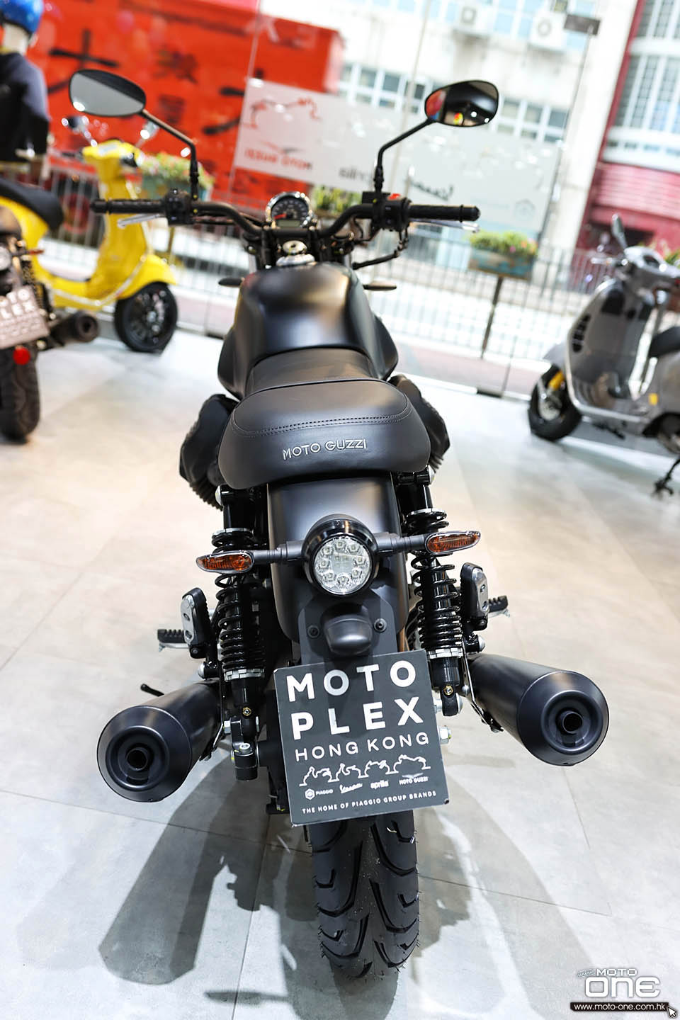 2020 Moto Guzzi V7 III Stone Night Pack
