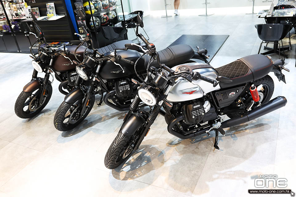 2020 Moto Guzzi V7 III Stone Night Pack