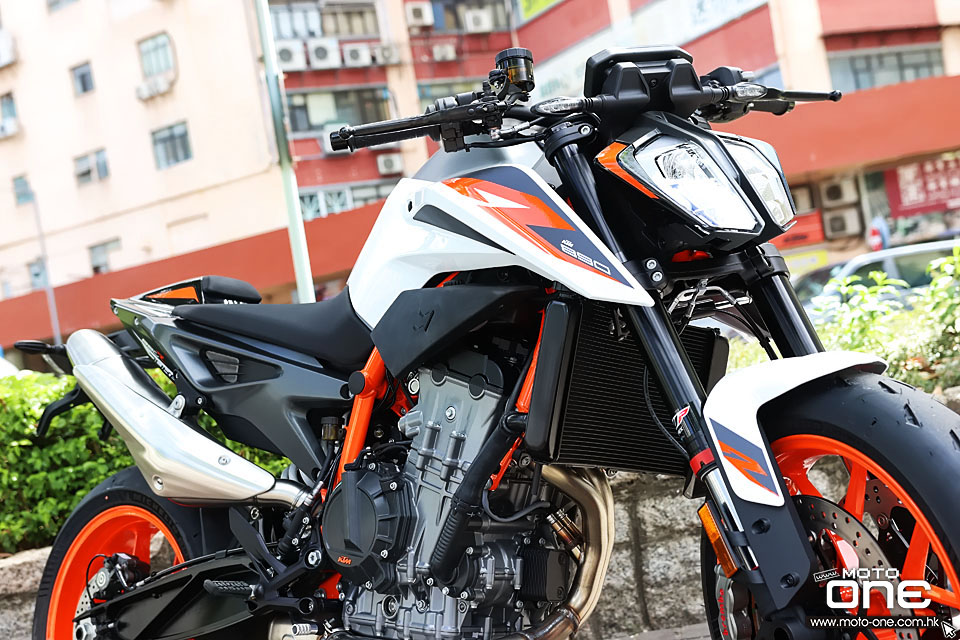 2020 KTM 890 Duke R