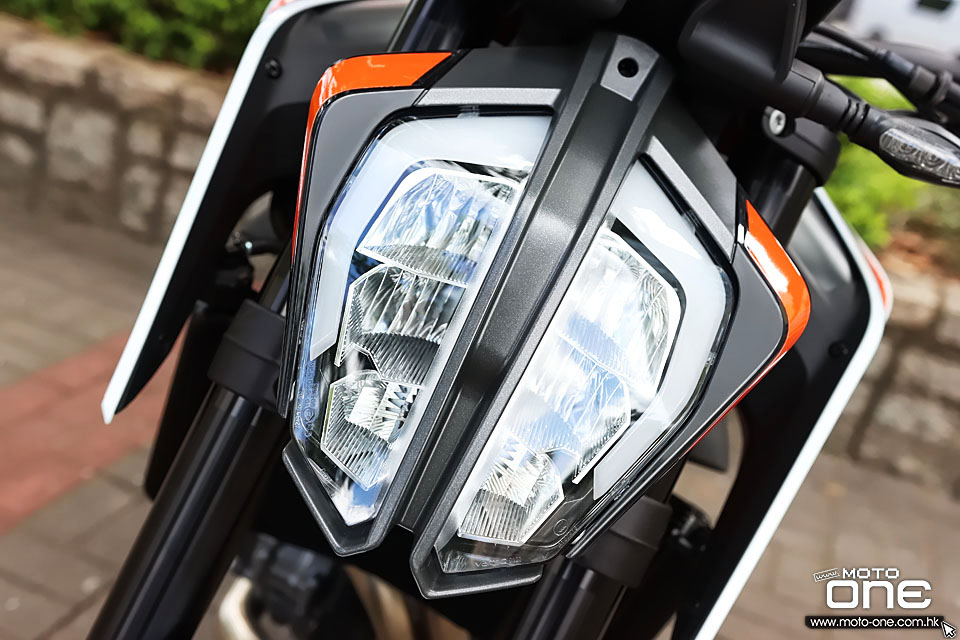 2020 KTM 890 Duke R