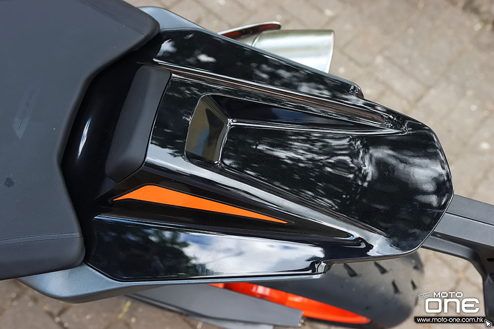 2020 KTM 890 Duke R