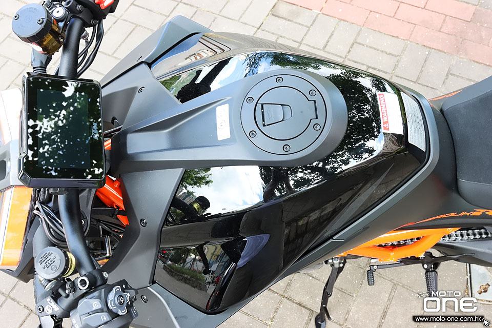 2020 KTM 1290 SUPER DUKE R