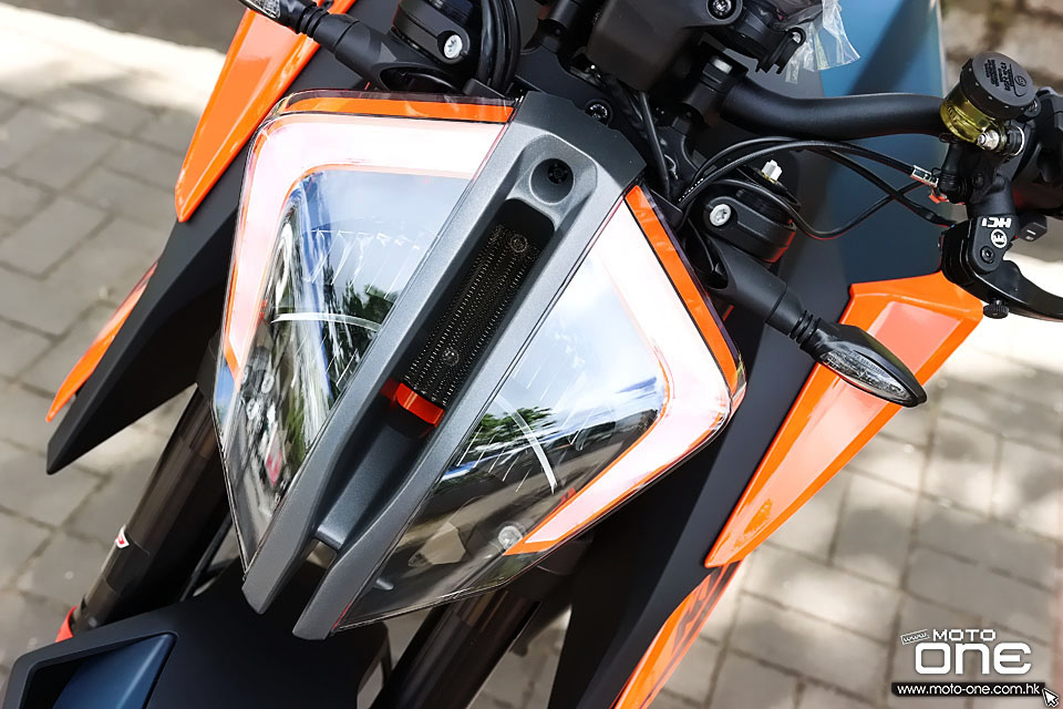 2020 KTM 1290 SUPER DUKE R