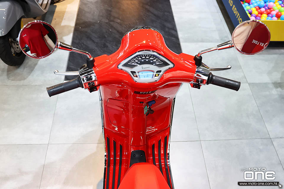 2020 Vespa Primavera X Product RED