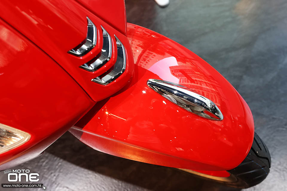 2020 Vespa Primavera X Product RED