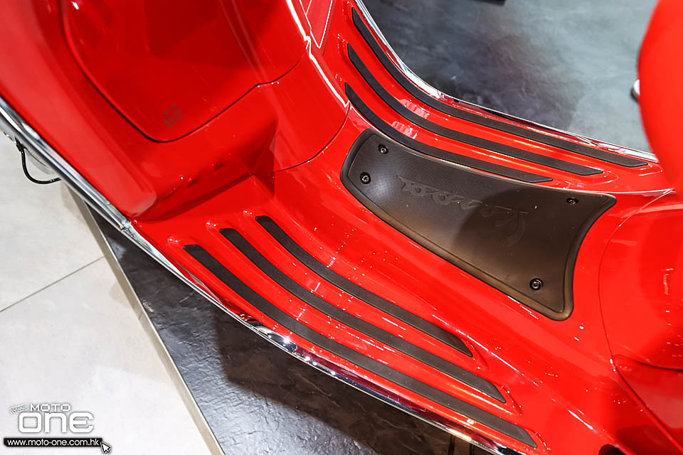 2020 Vespa Primavera X Product RED