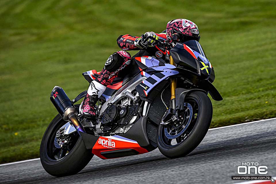 Aprilia Tuono V4 X