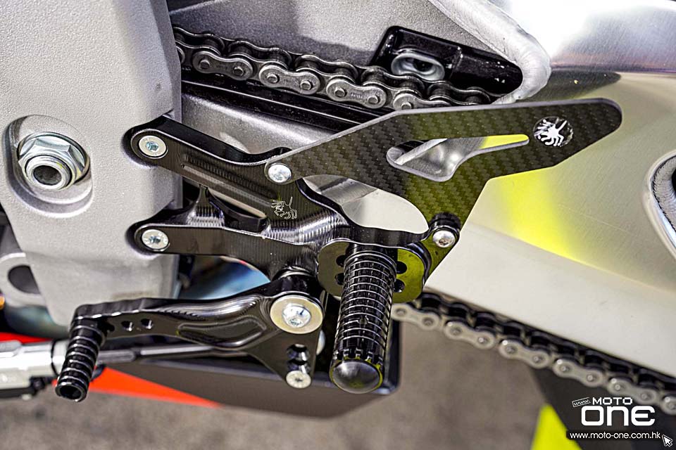 Aprilia Tuono V4 X