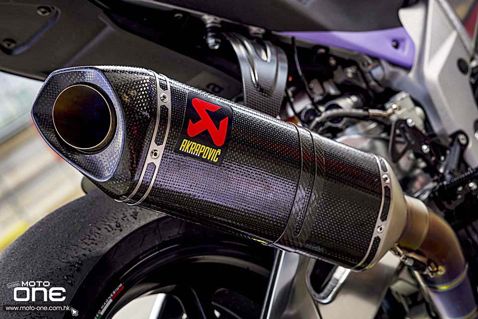 Aprilia Tuono V4 X