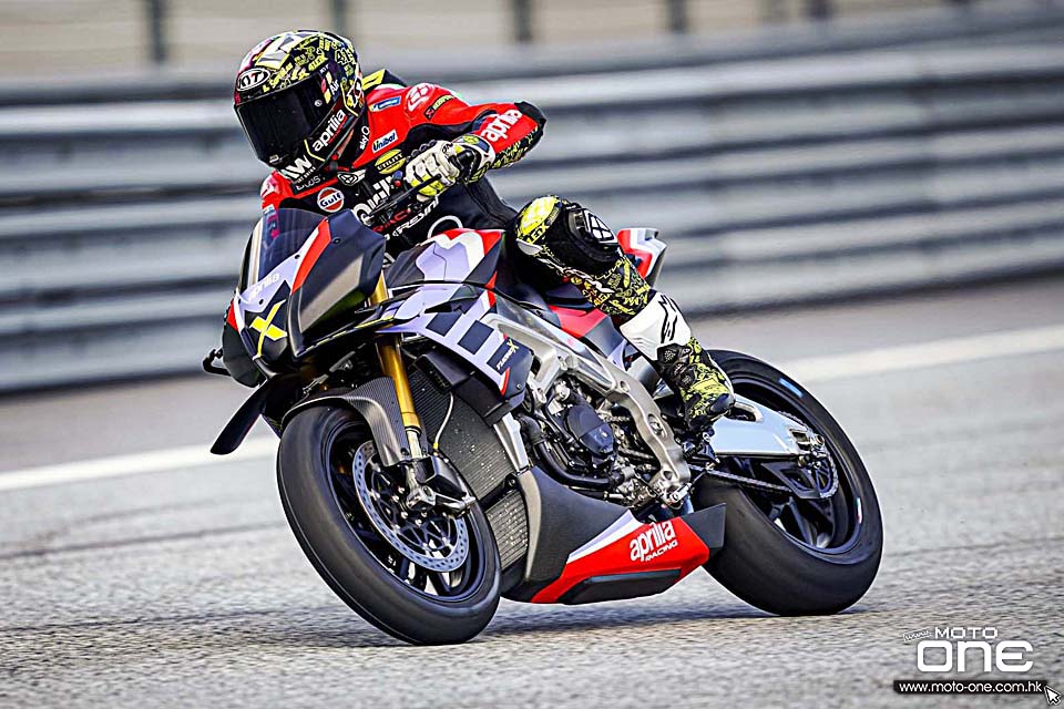 Aprilia Tuono V4 X
