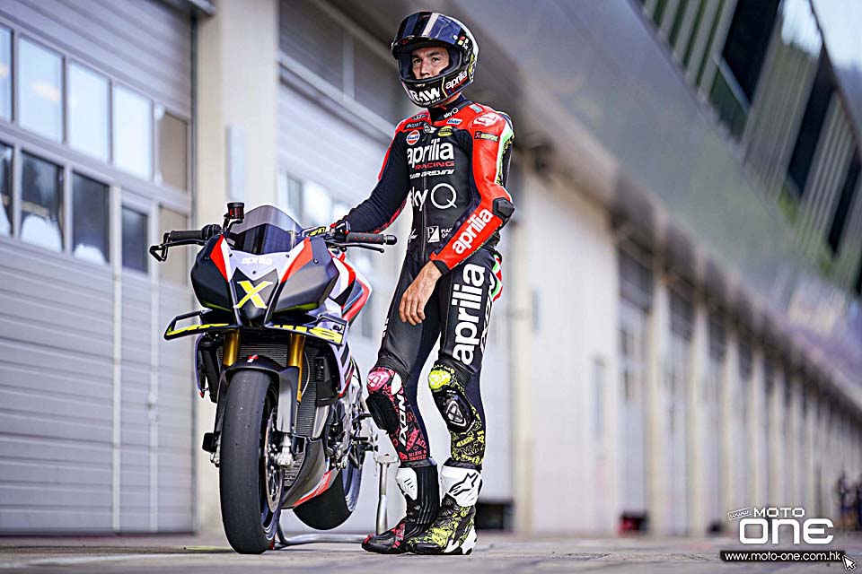 Aprilia Tuono V4 X