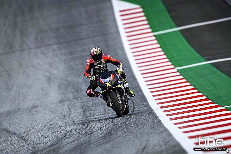 Aprilia Tuono V4 X