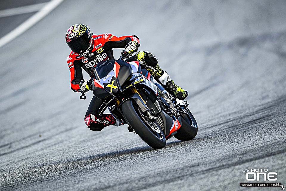 Aprilia Tuono V4 X