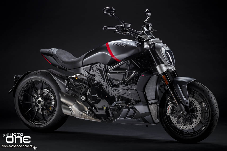 2021_DUCATI_XDiavel