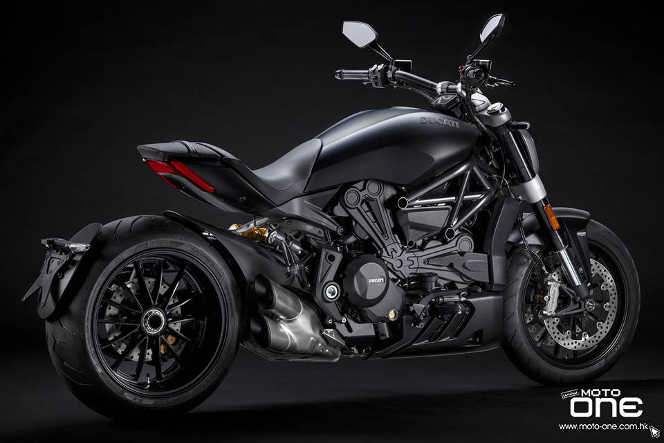 2021_DUCATI_XDiavel