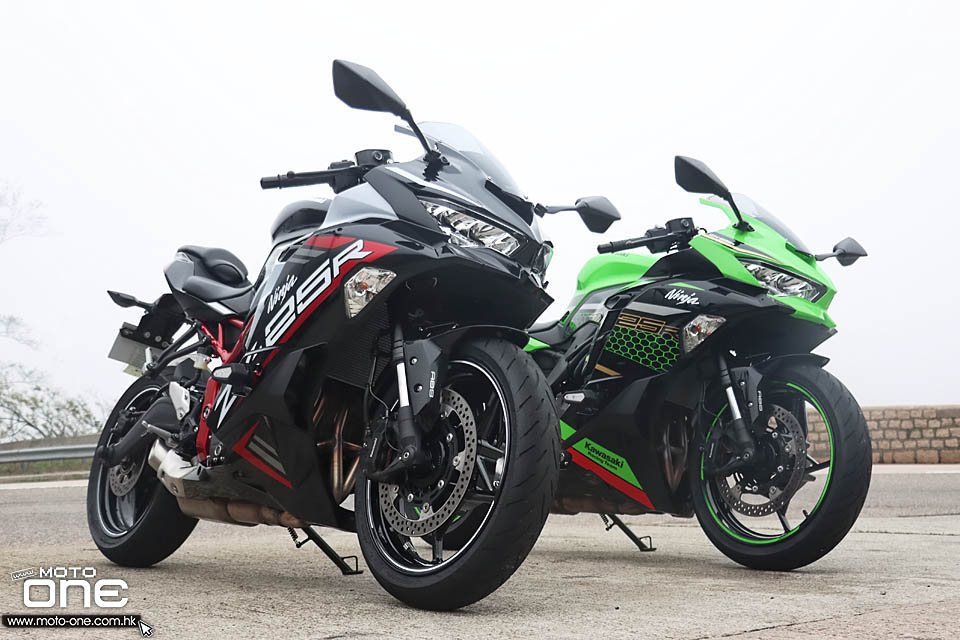 2021 KAWASAKI ZX-25R RIDING