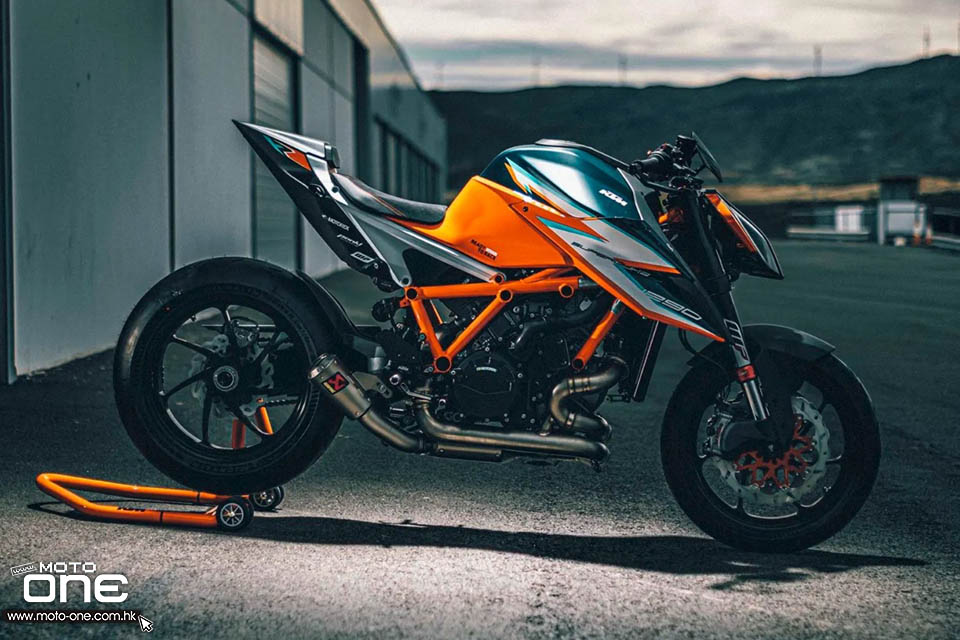 2021 KTM 1290 SUPER DUKE RR