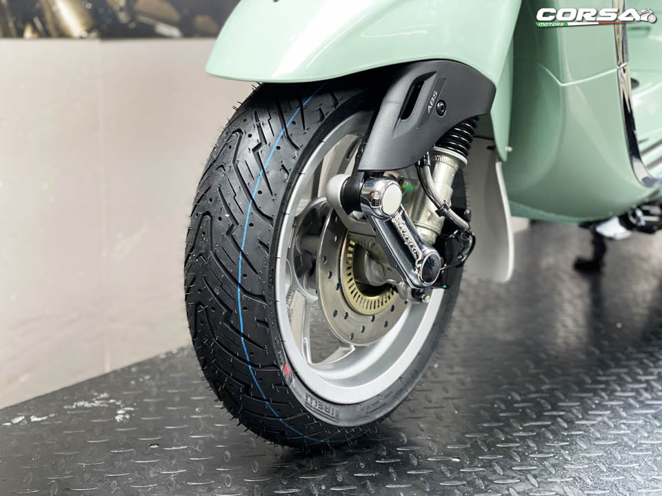 Vespa Primavera 150 Corsa Motors