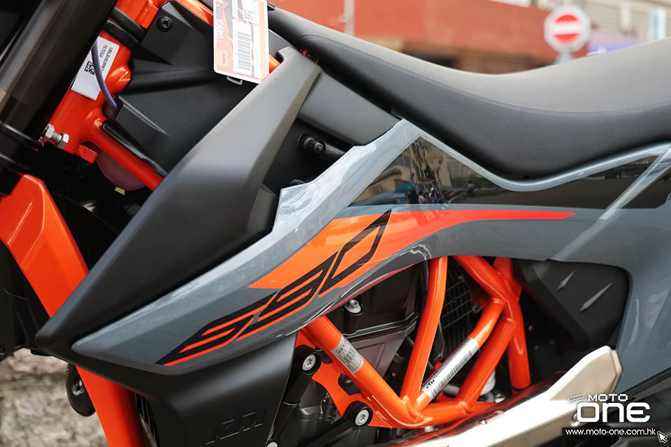 2021 KTM 690 SMC R