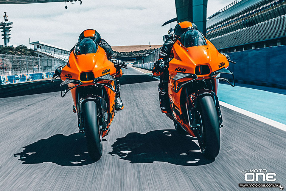 2022 KTM RC-8C track