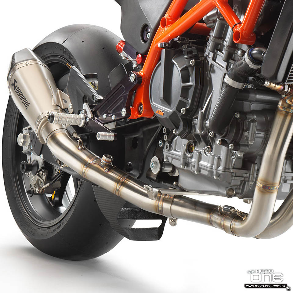 2022 KTM RC-8C track