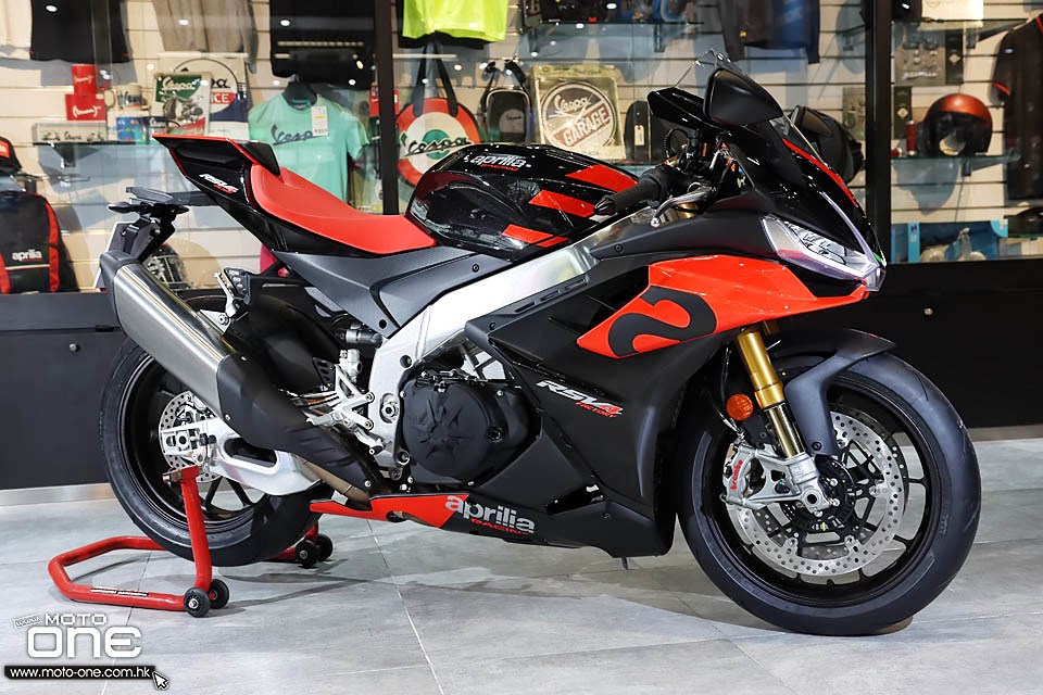 2021 Aprilia RSV4 Factory and Tuono V4 Factory