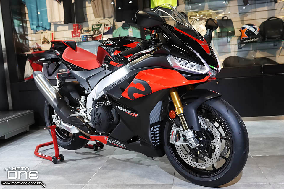 2021 Aprilia RSV4 Factory and Tuono V4 Factory