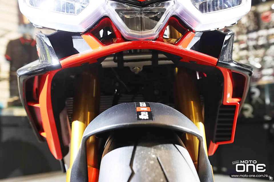 2021 Aprilia RSV4 Factory and Tuono V4 Factory