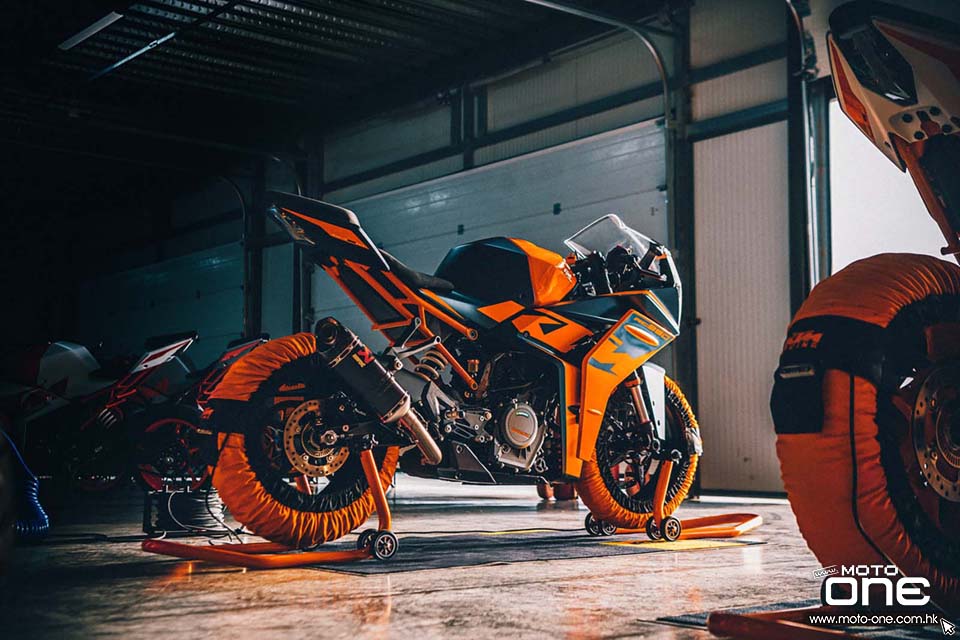 2022 KTM RC390