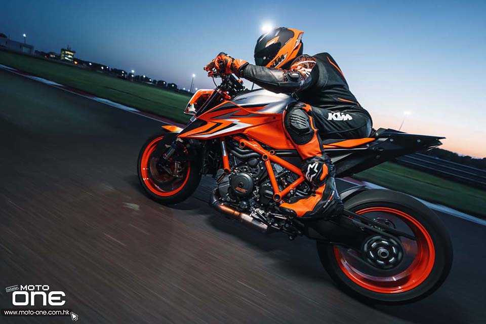 2022 KTM 1290 Super Duke R EVO