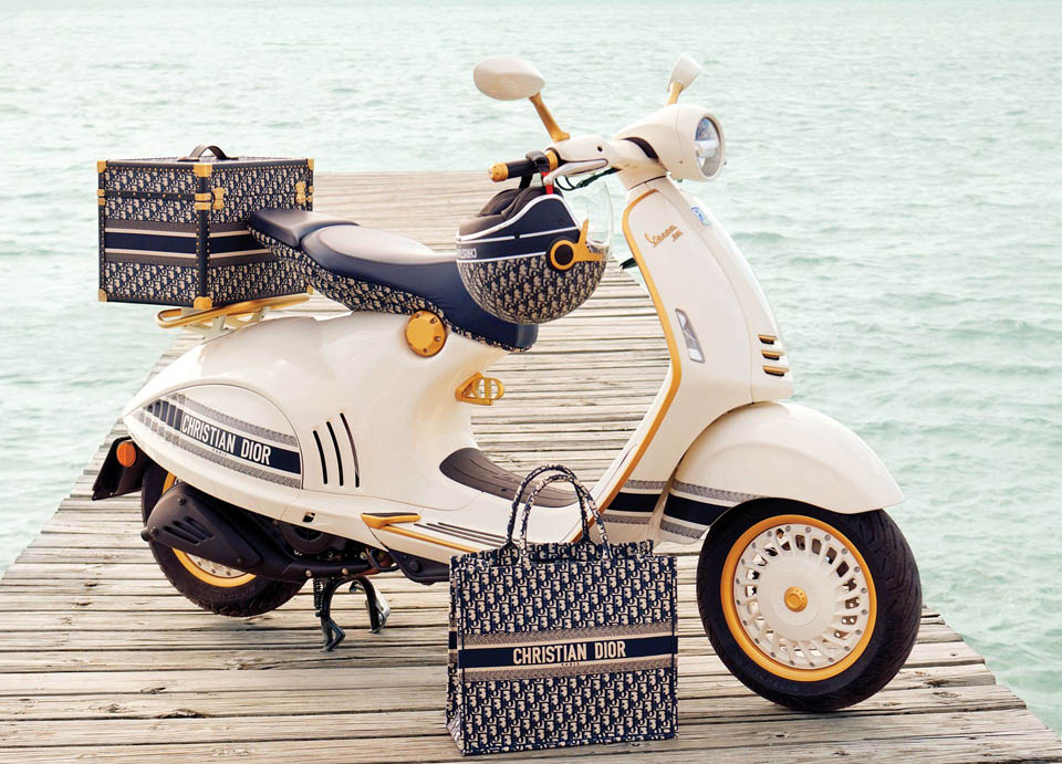 2021 Vespa 946 Christian Dior