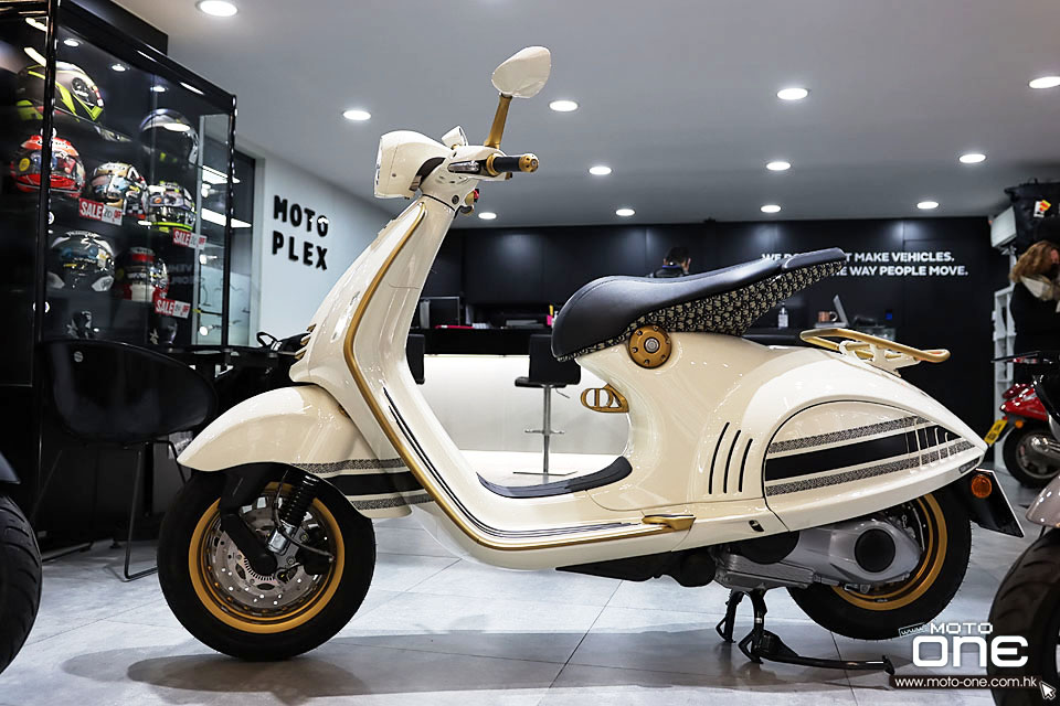 2021 Vespa 946 Christian Dior