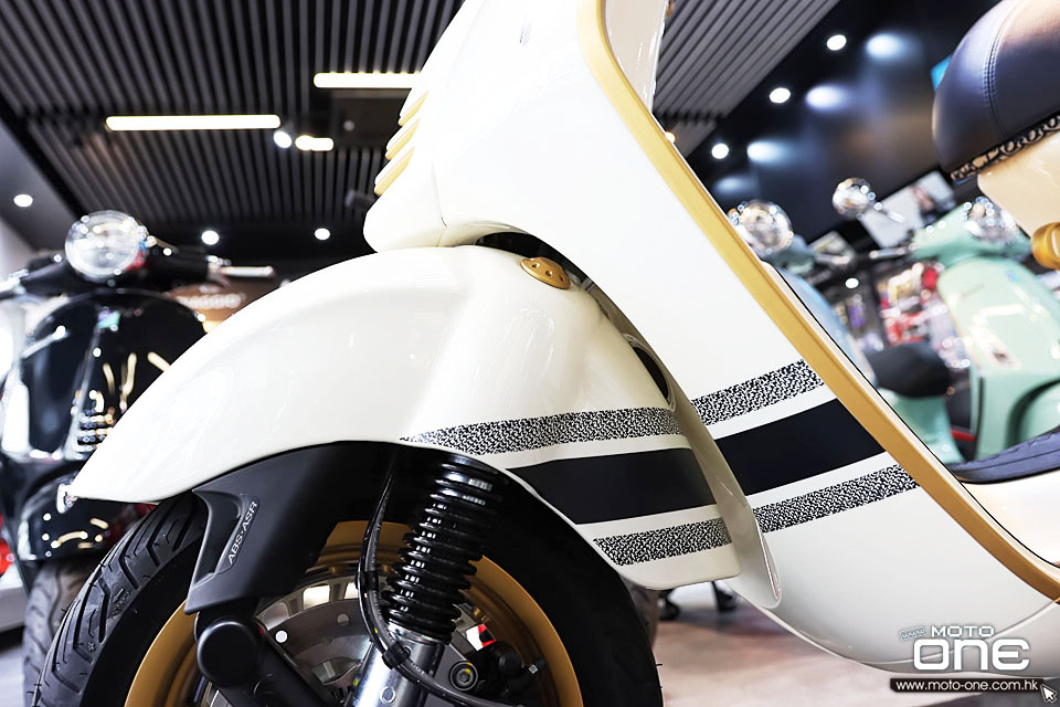 2021 Vespa 946 Christian Dior