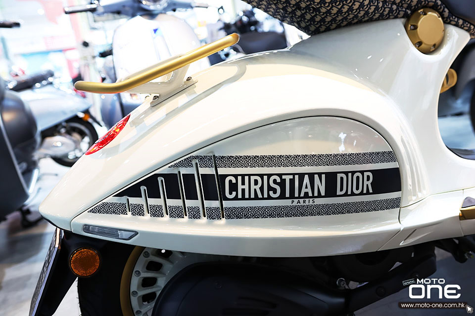 2021 Vespa 946 Christian Dior