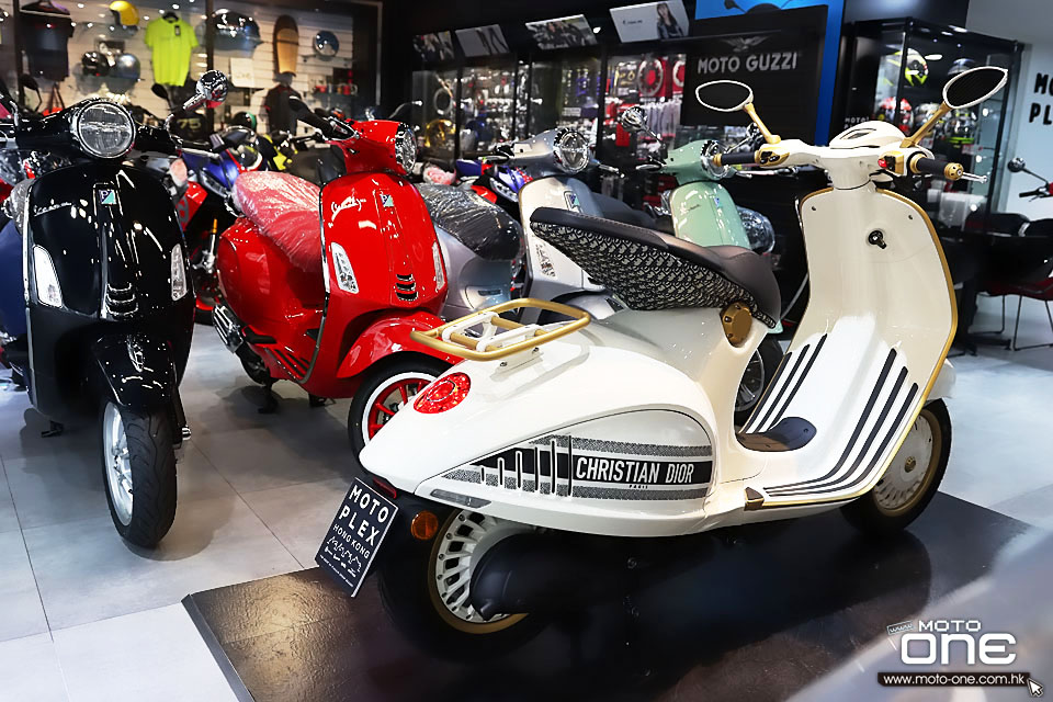 2021 Vespa 946 Christian Dior