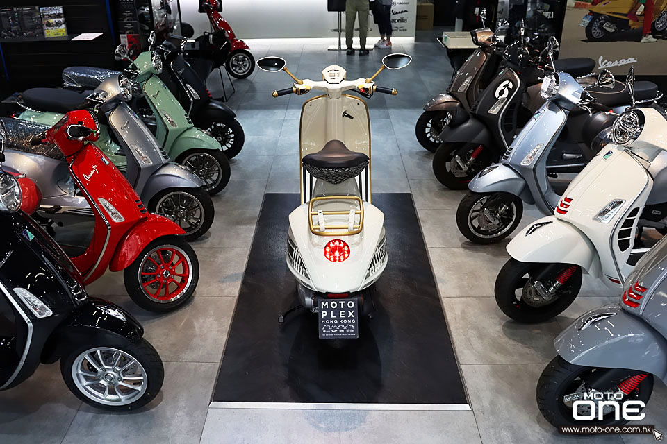 2021 Vespa 946 Christian Dior