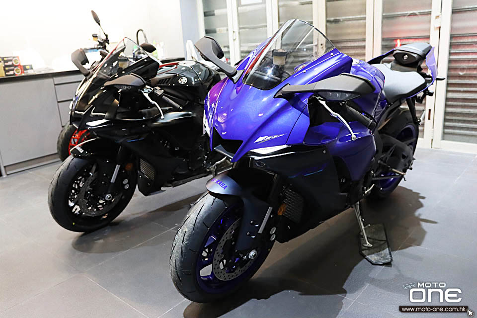 2022 YAMAHA YZF-R1